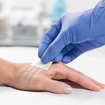Hartmann Omnistrip® Wound Closure Adhesive Tapes.  Hartmann Omnistrip® Wound Closure Adhesive Tapes.