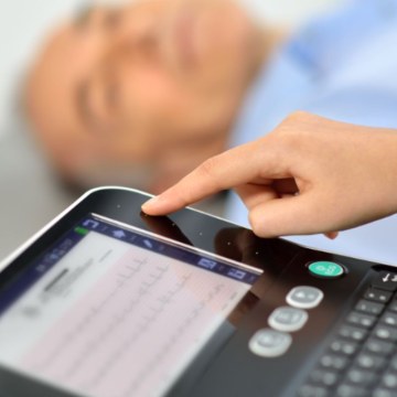 BeneHeart R12 – 8" display & ECG on-screen preview before printing