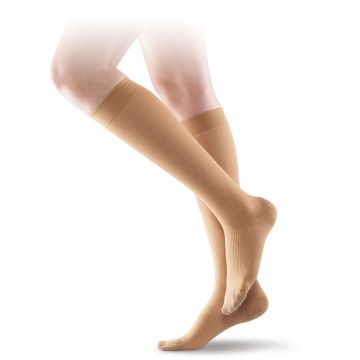 Oppo 2825 Female Medium Compression Sock Class 1 (18-21 mmHg) - Travel Oppo 2825 Female Medium Compression Sock Class 1 (18-21 mmHg) - Travel